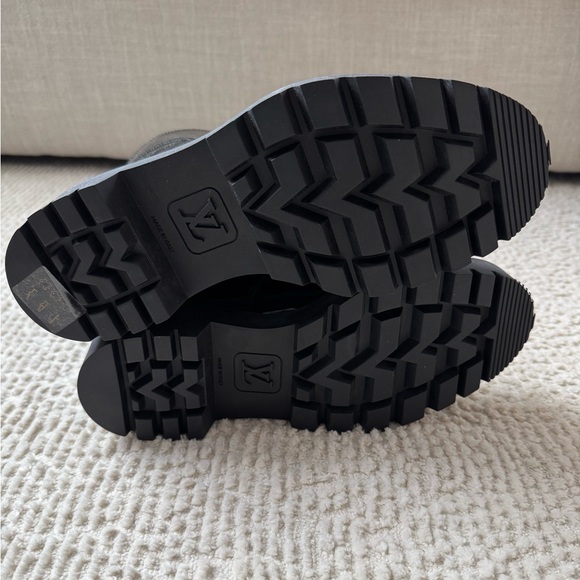 Louis Vuitton Territory Flat Ranger Boots - Picture 11 of 12
